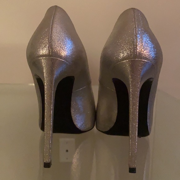 Saint Laurent Silver Metallic Pumps - Picture 3 of 7